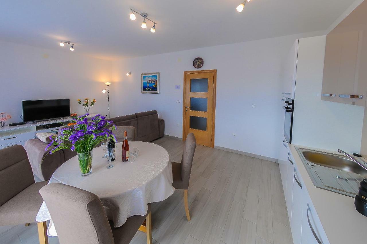 Apartment Petar Каштела Экстерьер фото