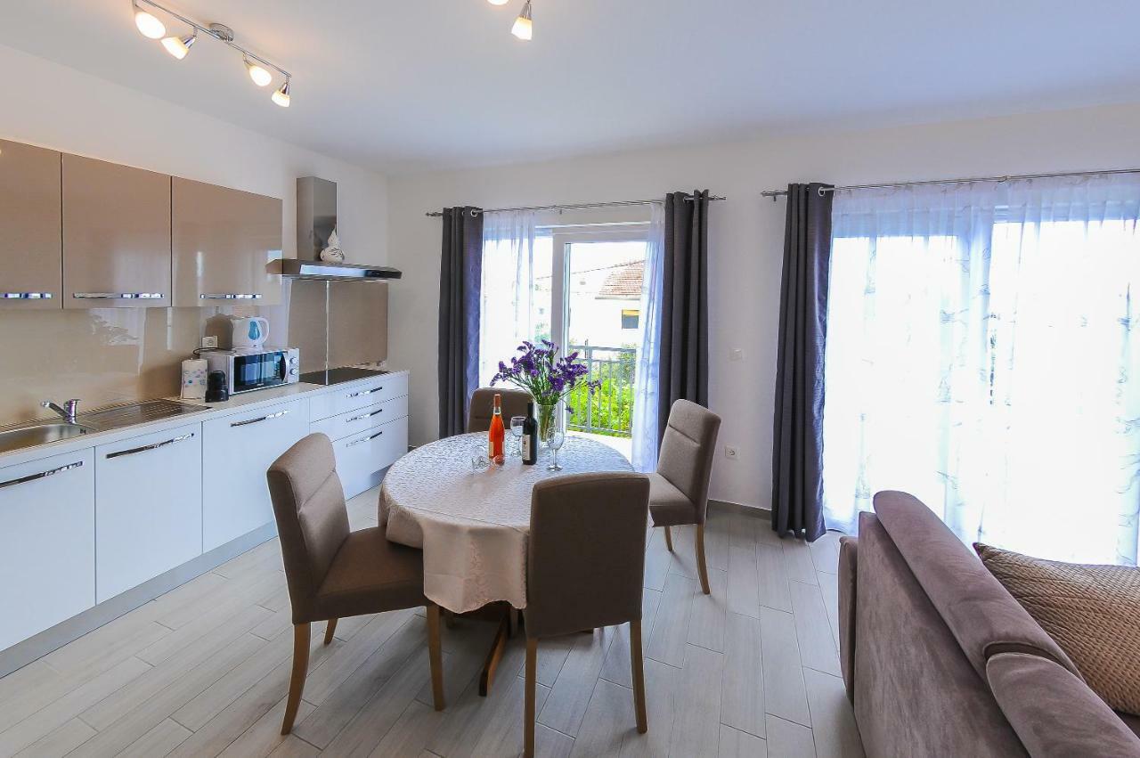 Apartment Petar Каштела Экстерьер фото