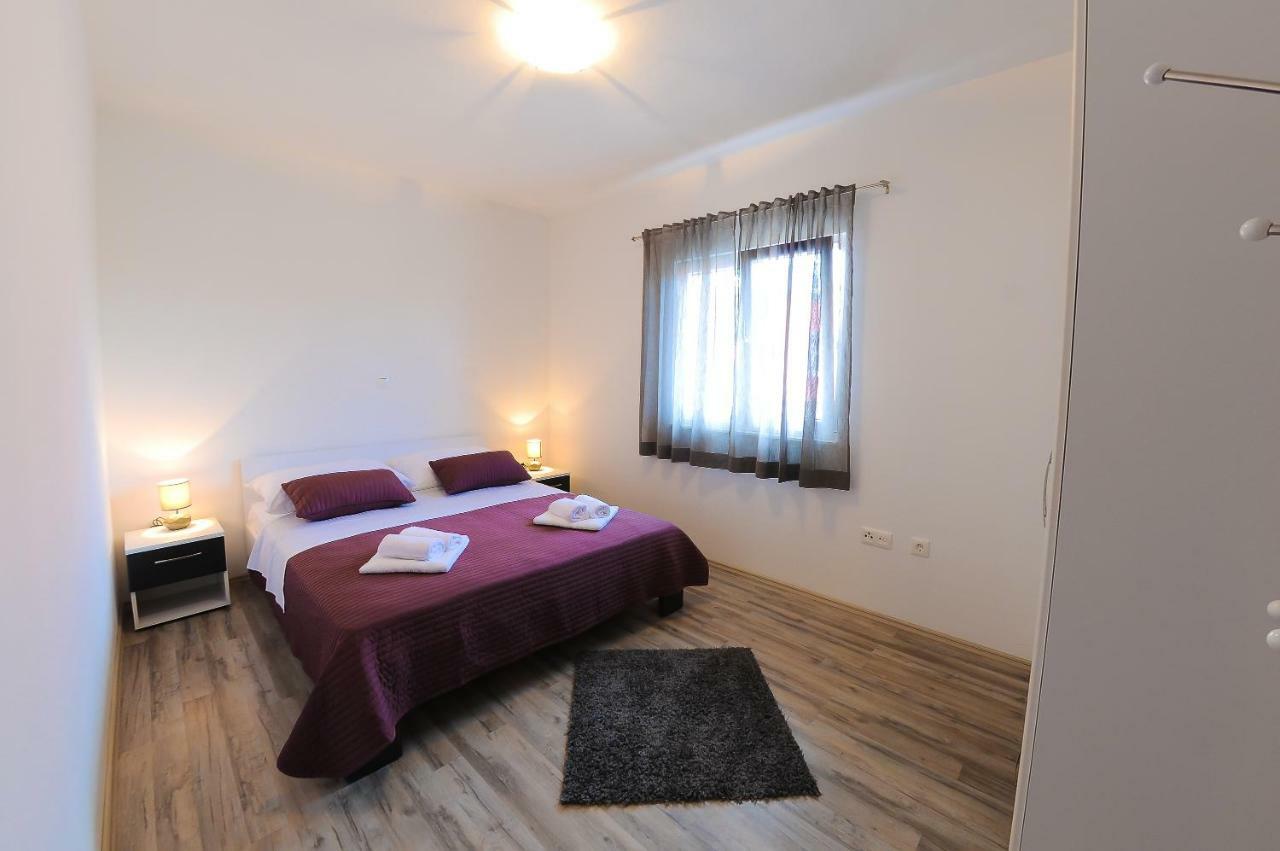 Apartment Petar Каштела Экстерьер фото