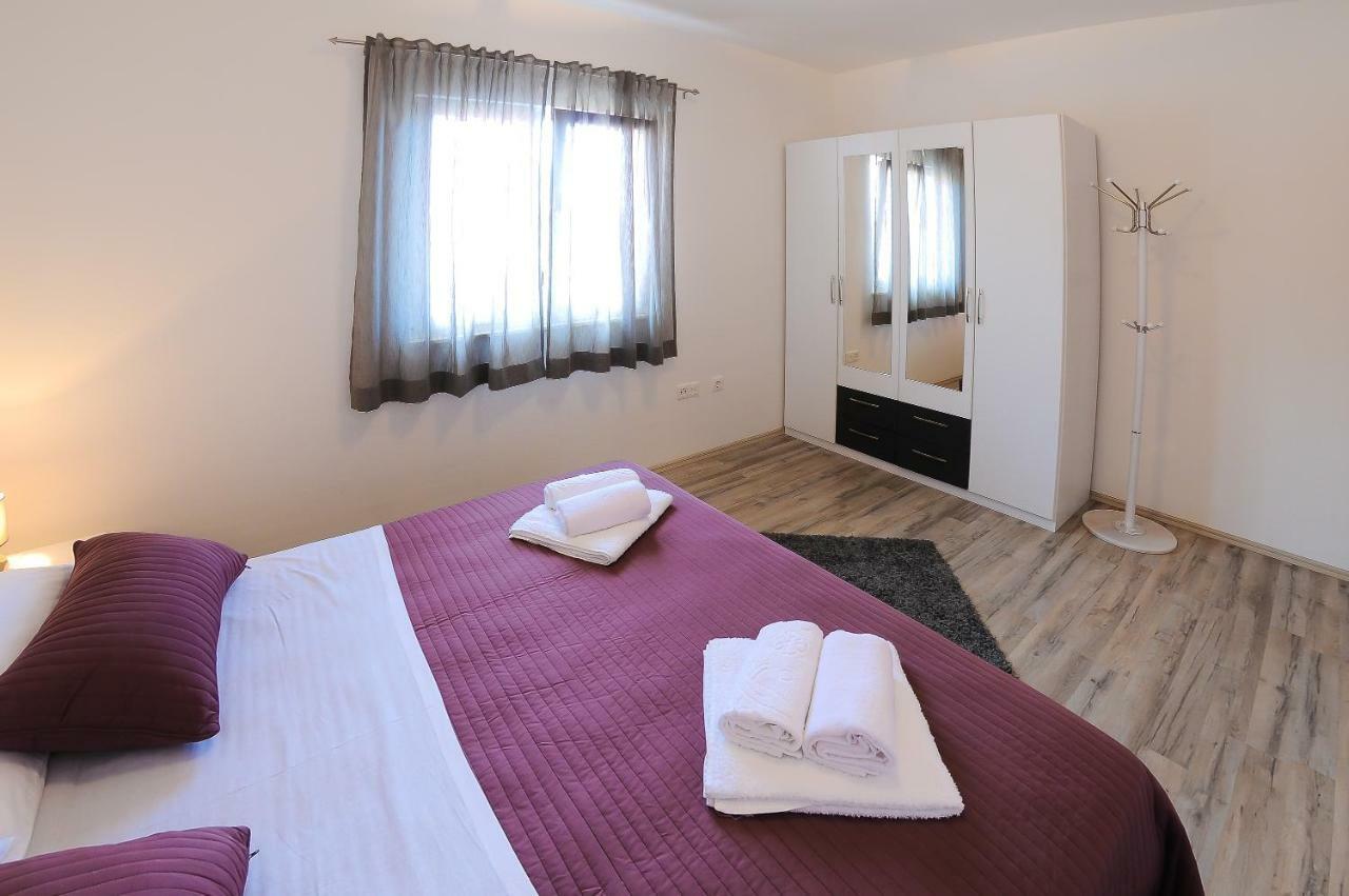 Apartment Petar Каштела Экстерьер фото
