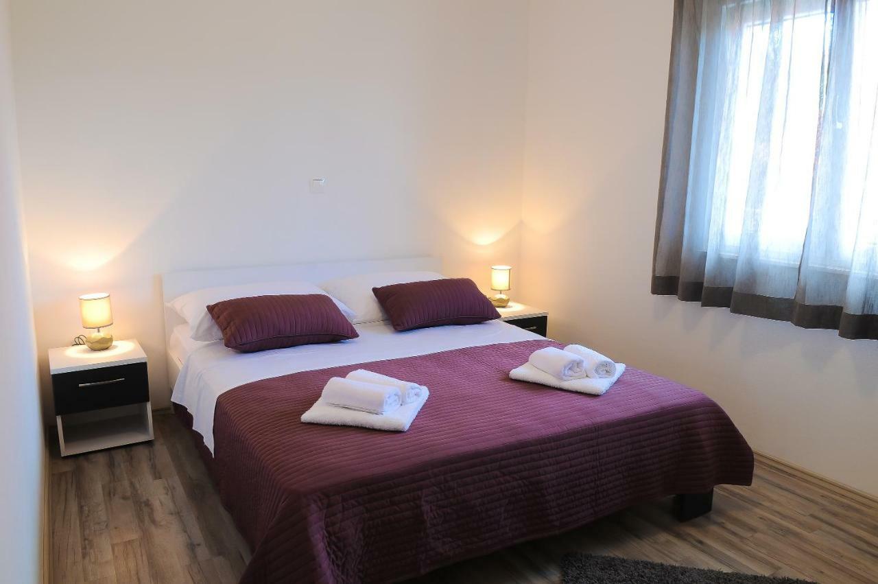 Apartment Petar Каштела Экстерьер фото